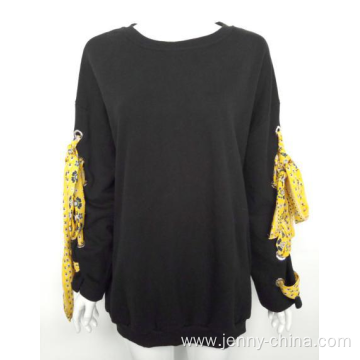 Women's ribbon decorative design black crew-neck sweatshirt